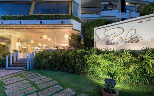 Отель The Bliss Suite Patong вид на фасад