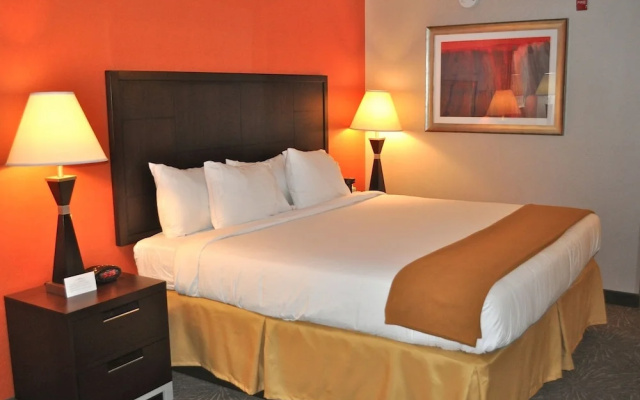 Holiday Inn Express Pittsburgh E -Waterfront