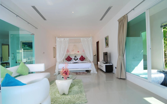 Grand Bleu Ocean View Pool Suite