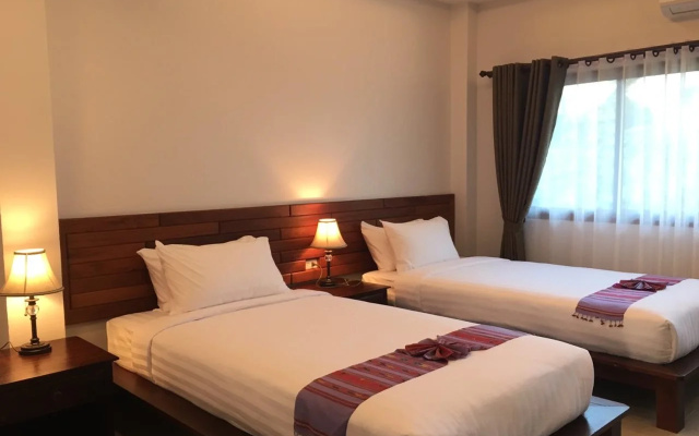 Nan Green Lake View Resort