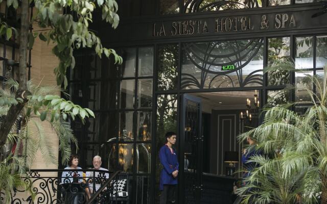 Hanoi La Siesta Central Hotel & Spa вид на фасад