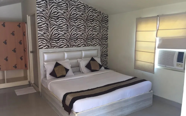 Glitz Ranthambore Safari Resort