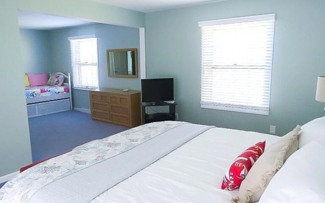 16 Riverview Drive - Three Bedroom Home