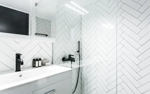 Black & White Studio close to Lycabettus Hill by UPSTREET