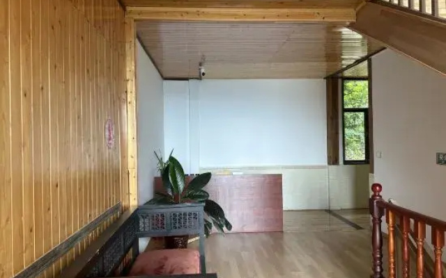 La Yuan Inn (Mangjing Village Jingmai Mountain Tea Forest Cultural Scenic Area Branch)