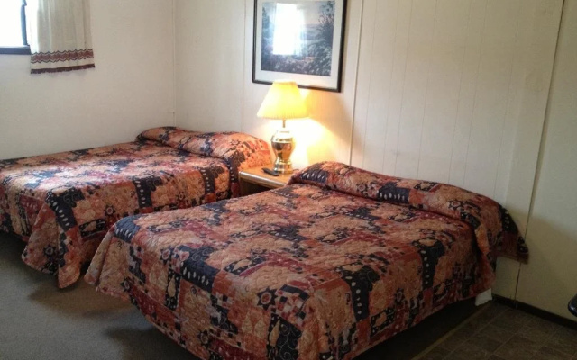 Twi-Lite Motel