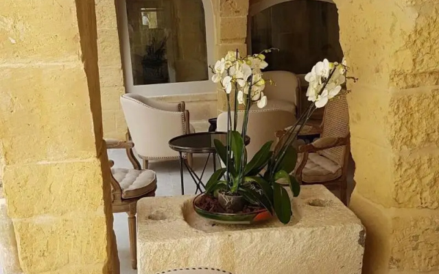 Cesca's Boutique Hotel