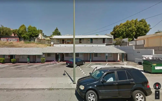 Commodore motel