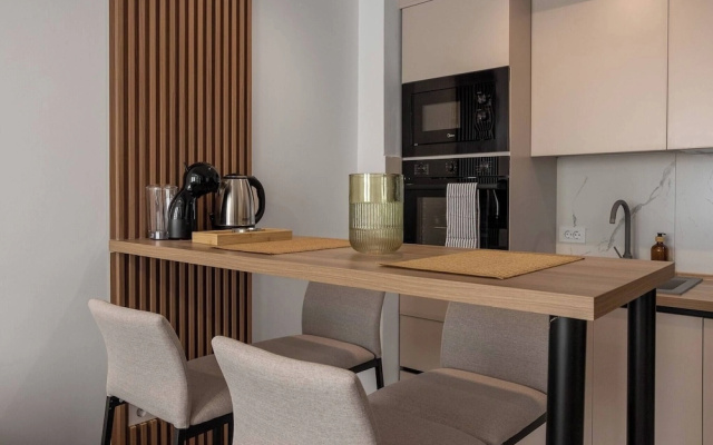 Centrally Located Cozy D&O Apartment