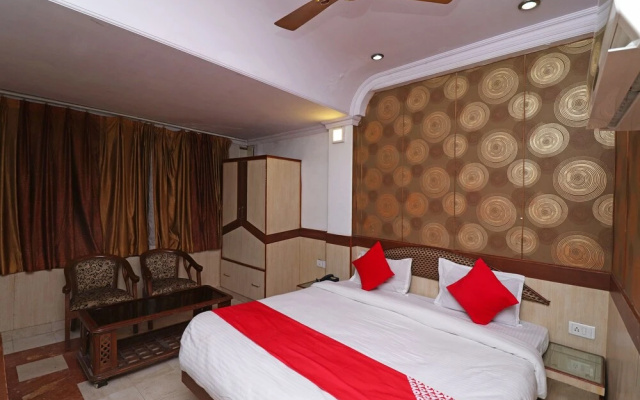 OYO 27878 Highway Inn International