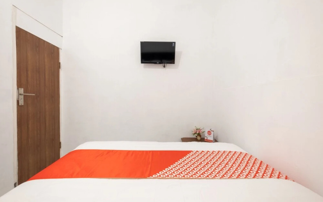 Hotel Brosta by OYO Rooms