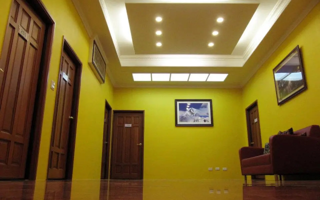 Bajia Knight Manor