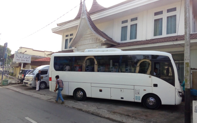 Amali Gallery Hotel