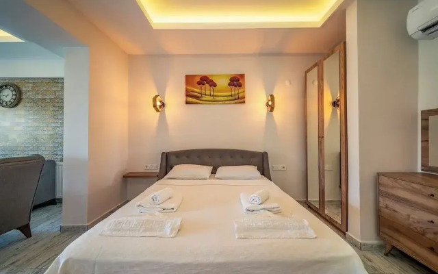 Nakas Suites