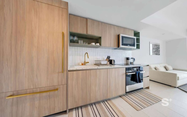 Luxe 1-BD Condo with Stunning DTW Views