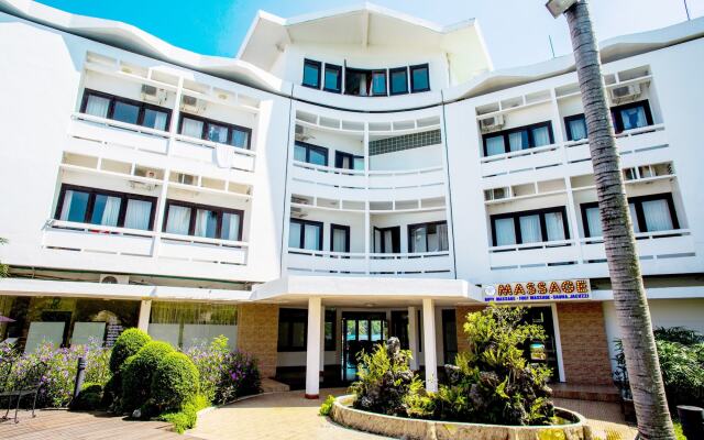 Отель Huong Giang Hotel Resort & Spa Вьетнам, Хюэ - 1 отзыв об отеле, цены и фото номеров - забронировать отель Huong Giang Hotel Resort & Spa онлайн вид на фасад