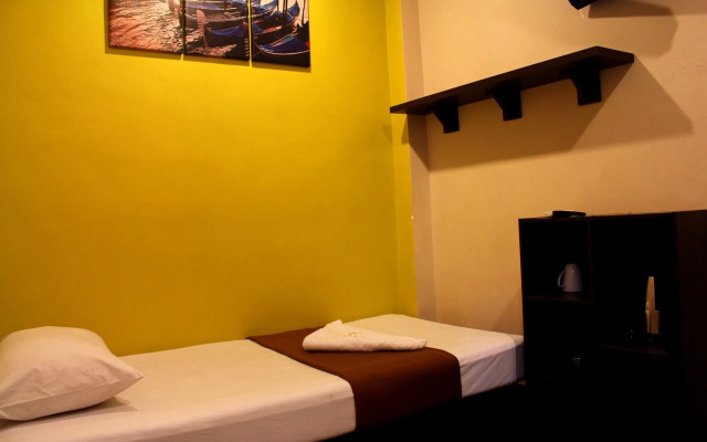OYO 43927 Sassana Hotel (Sanitized Stay)
