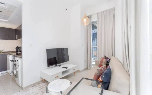 Chic Marina-view Studio in Bay Central Marina