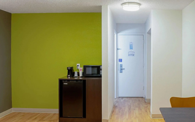 Studio Lodge Springdale Cincinnati