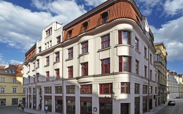 Отель Buddha-Bar Hotel Prague Чехия, Прага - 13 отзывов об отеле, цены и фото номеров - забронировать отель Buddha-Bar Hotel Prague онлайн вид на фасад