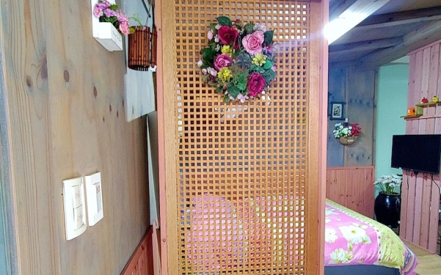 Salmon Village Pension