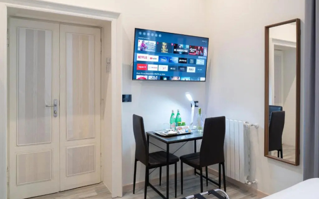 Varese Suites