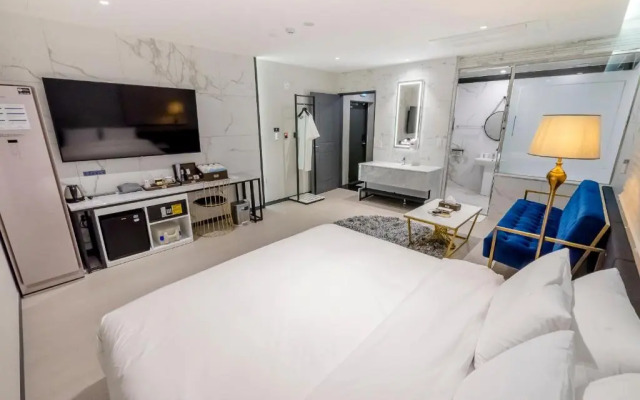 Air Sky Hotel