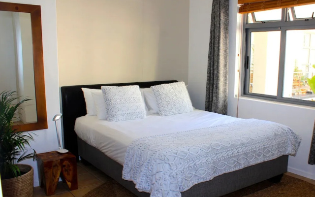 Surfs Up Studio Muizenberg Beachfront