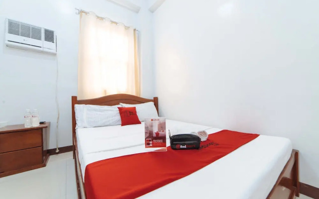 Reddoorz @ D Maagma Street - Vaccinated Staff