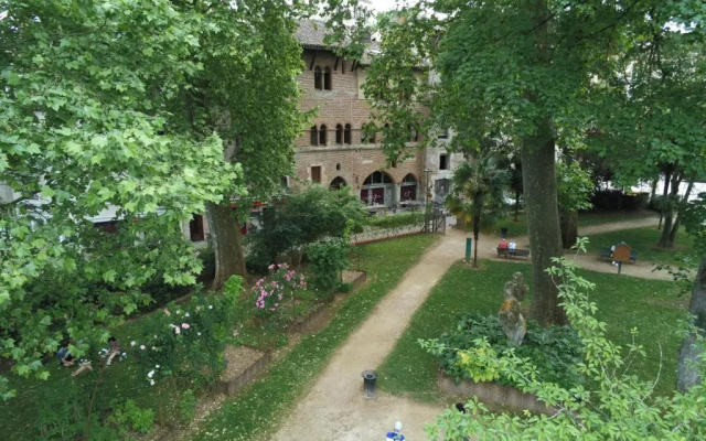 COEUR HISTORIQUE Appartement T3 dans bâtisse XVème