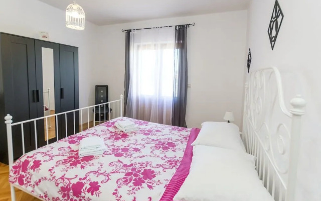 Apartments Zmika