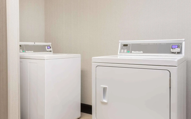 Comfort Suites Alpharetta/Roswell - Atlanta Area
