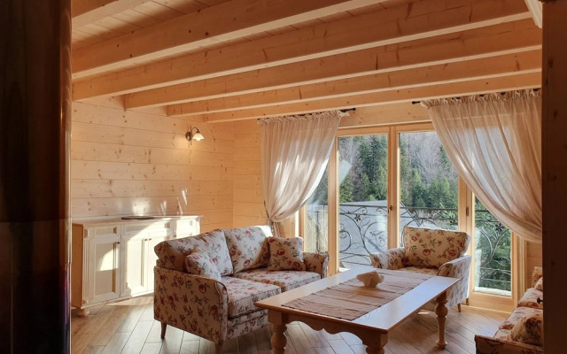 KRUPÓWKA MOUNTAIN RESORT - Widokowy hotel z basenami i wellness