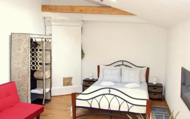 Sunny Loft Studio