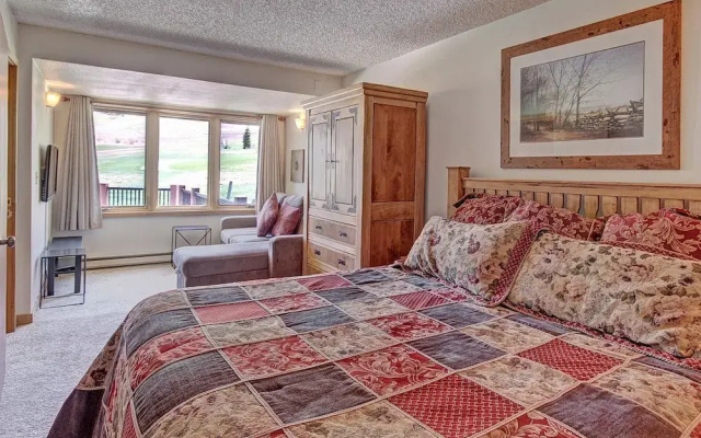 Amazing Ski in-out Condo With Mountain Views - FP114 by RedAwning