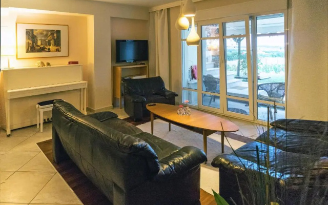 Lovely apartm.near airport