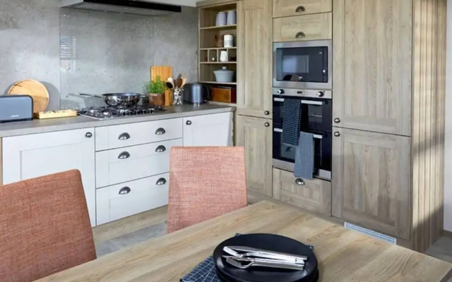 2-bed Lodge Sleeps 4 - Pet Welcome - Fireplace