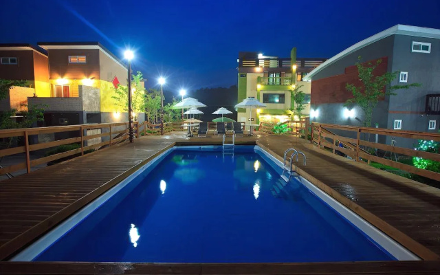 Somma Resort