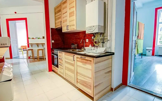 Pals Mini Hostel
