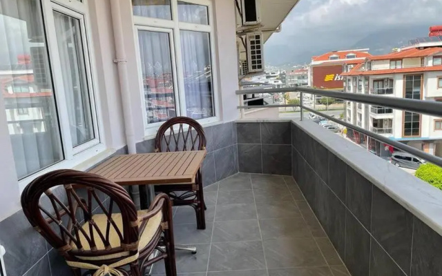 Central Location 10 minutes from the beach