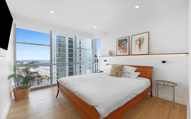 Surfers Paradise Stay With Resort-style Amenities