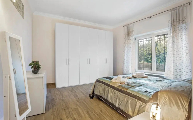 Blue Mermaid of Stresa Pet Friendly