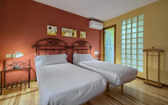 Hostal Almadiero