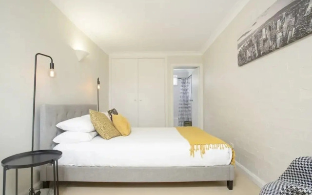 Comfortable Terrace in Central Location