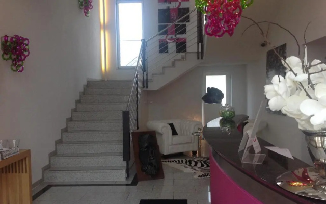 Ressmann`s Residence