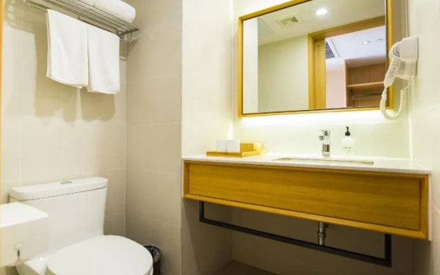 JI Hotel Xuzhou Pengcheng Square