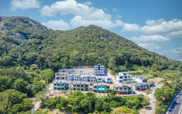 Blue Road Town Pension - Dalbit