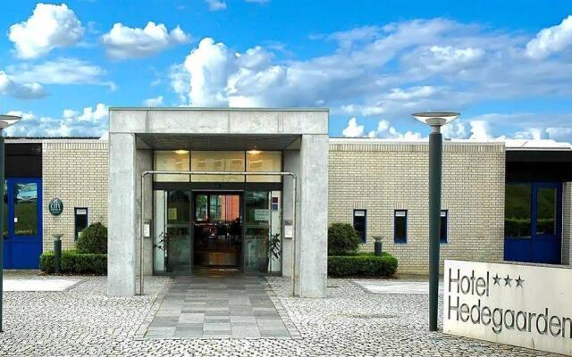 Отель Hedegaarden Дания, Вайле - отзывы, цены и фото номеров - забронировать отель Hedegaarden онлайн вид на фасад