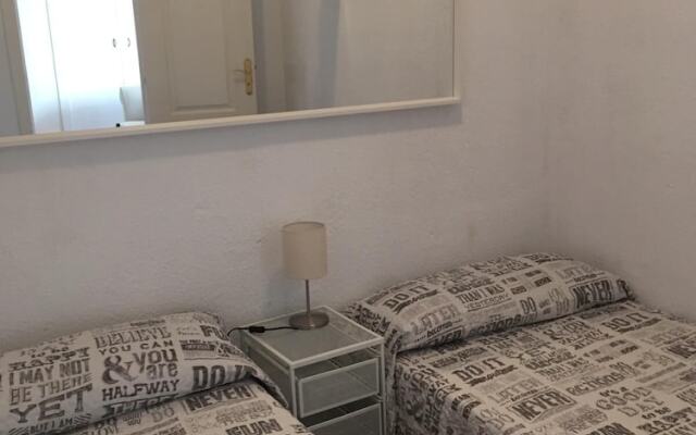 Отель Apartament en el Centro 700m de la playa Торремолинос комната для гостей