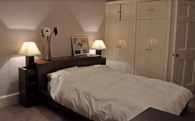 Отель 2 Bed Flat In Heart Of Festival Великобритания, Эдинбург - отзывы, цены и фото номеров - забронировать отель 2 Bed Flat In Heart Of Festival онлайн комната для гостей